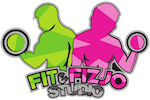 Kwadratowe Logo strony Fit&Fizjo Gdańsk. Przedstawia 2 postacie w kolorze zielonym oraz różowym. Postacie trzymają hantle.